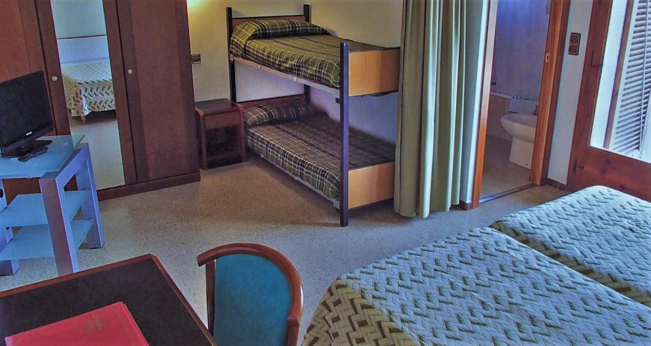 Hotel La Masia ลาเอสตาร์ติต ภายนอก รูปภาพ
